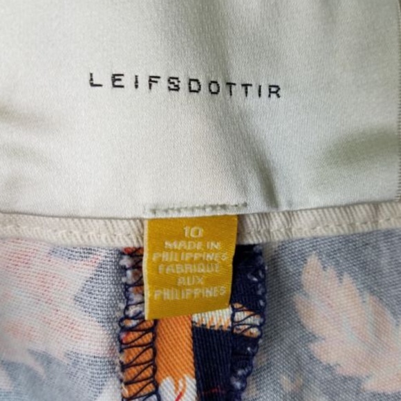 Leifsdottir Maypop Floral Bird Print Shorts - Picture 5 of 6